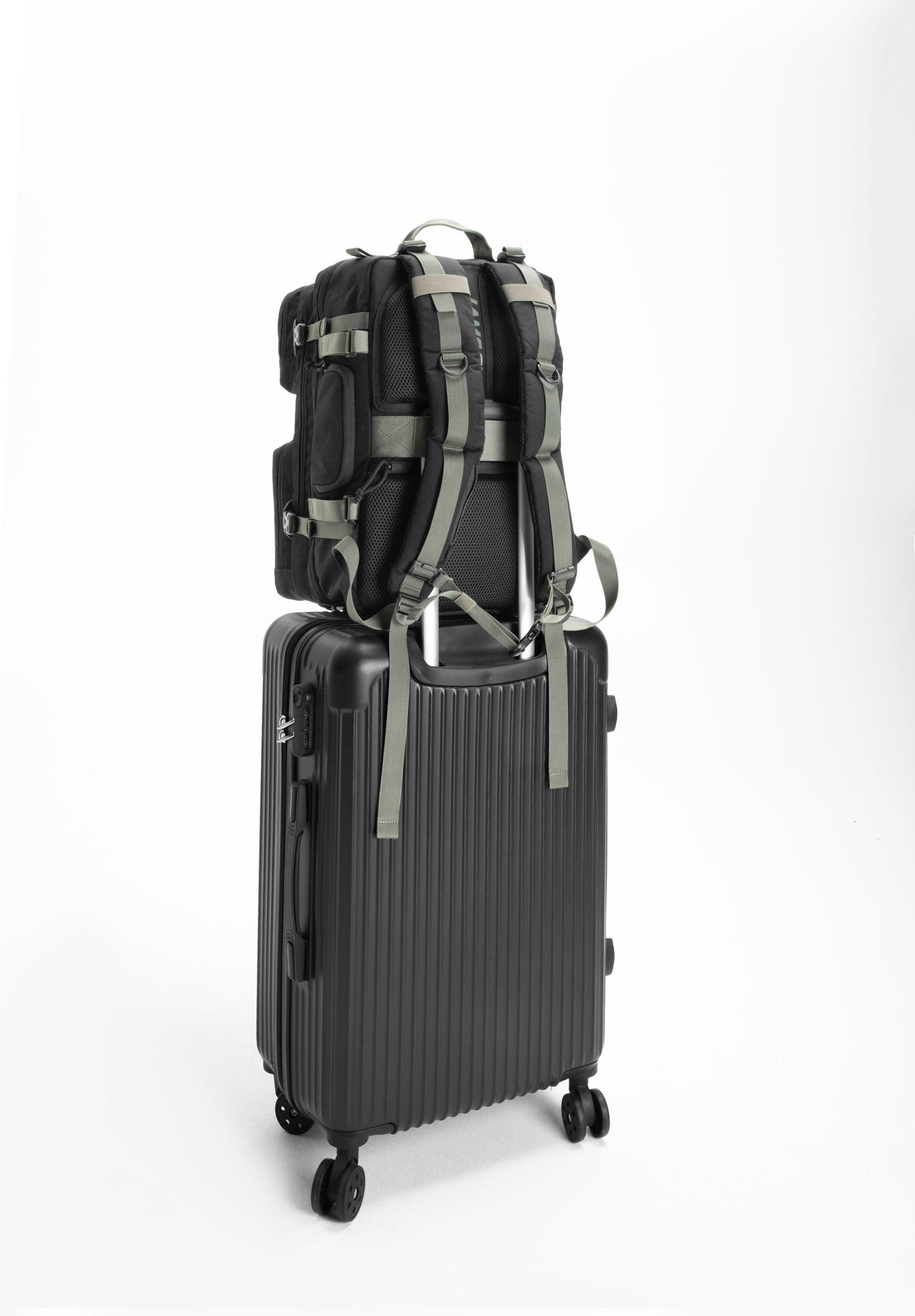 LAMGOYI กระเป๋าเป้ สายฟิตเนส GYM & HYROX Backpack 35L รุ่น TRAIN สีดำ-เขียว (Black-Green)-16